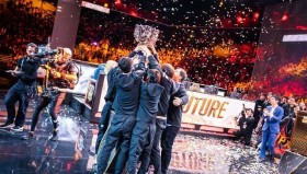 Faker神级操作领衔T1主场连胜，LCK春季赛完美团队配合零封NS